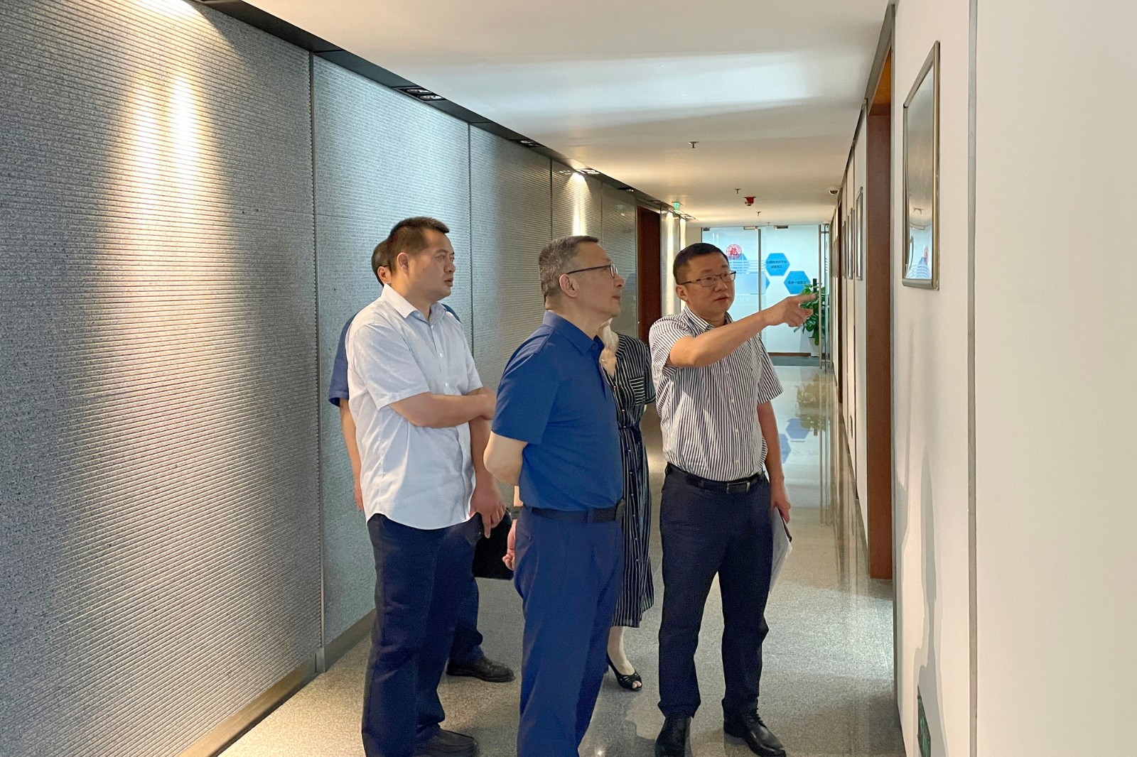 1656898738229393.jpg 1656898738229393.jpg